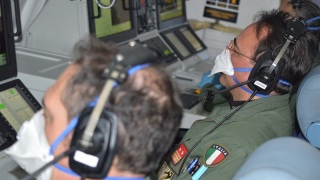 Equipaggio-41°Stormo-su-P-72A-durante-lintervento